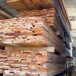 Madeira Cedrinho empilhada, madeira vendida na Mega Madeiras